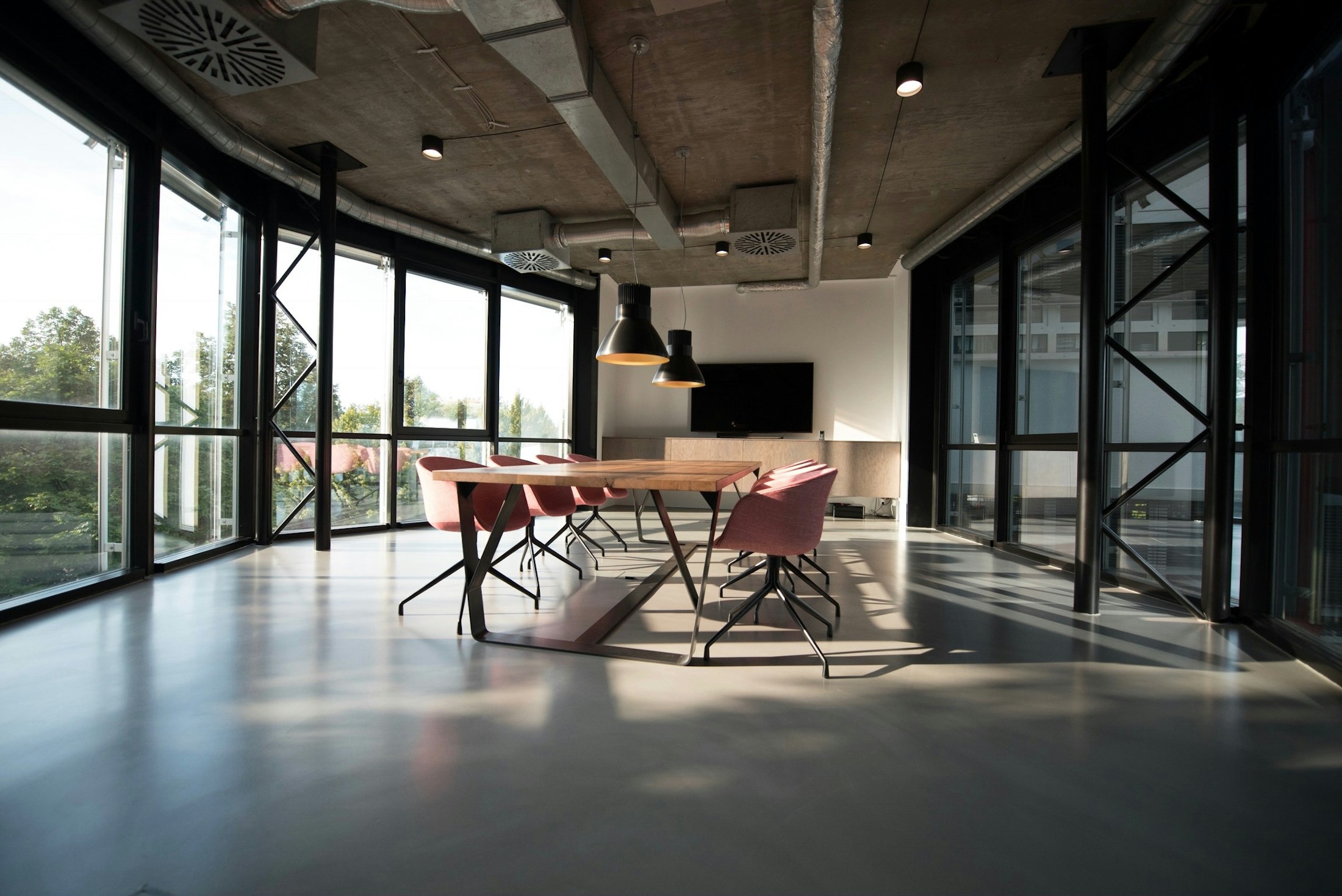 Équipement professionnel à La Réunion : des bureaux entièrement équipés